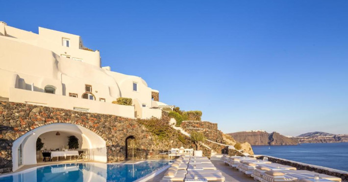 canaves-oia-suites-4c47359fedc1c77a.jpeg