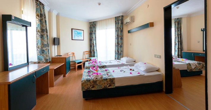 caretta-relax-hotel-033a3bfb62f62a6b.jpeg