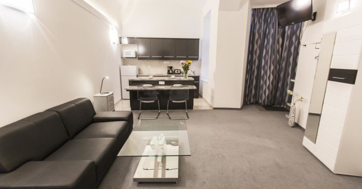 carlton-suites-ad614ff4a61bf1e2.jpeg