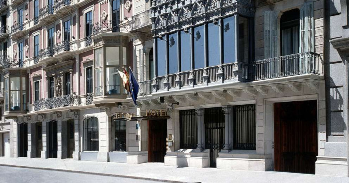 catalonia-plaza-catalunya-a0a76f0665aac732.jpeg