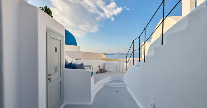 cave-suite-oia-17cd726b4432570c.jpeg