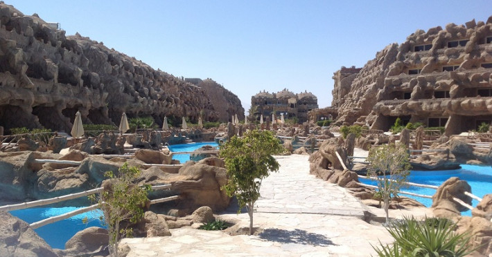 caves-beach-resort-22b95b3bb8ff569f.jpeg