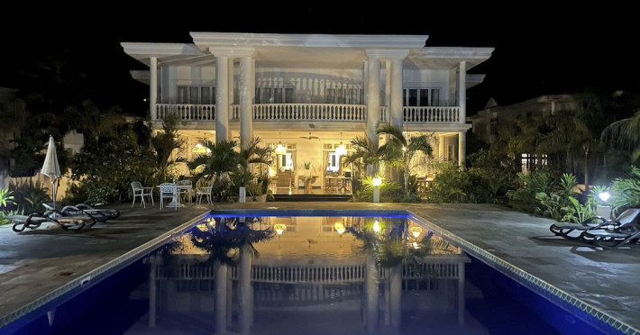 chateau-elysium-7fb459029ae0580a.jpeg