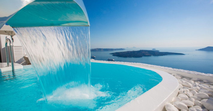 chic-hotel-santorini-263438dff9e92420.jpeg