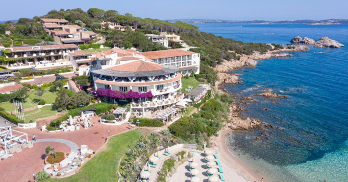 club-hotel-baja-sardinia-4b096c889890f4a0.jpeg