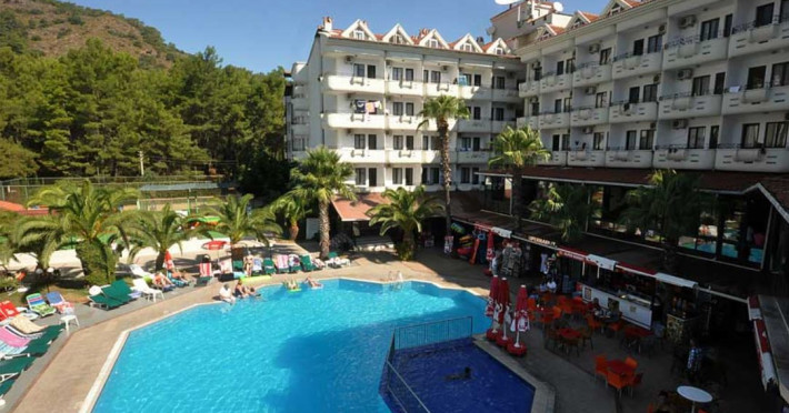 club-pineta-hotel-ce73a04a7cb82d41.jpeg