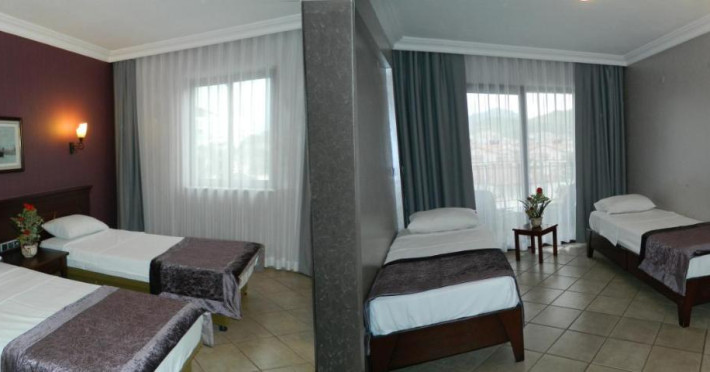 club-viva-hotel-835734f019e84a63.jpeg
