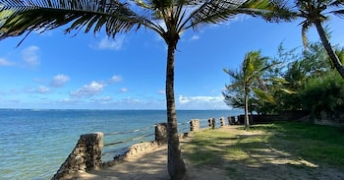 cool-breeze-beachfront-apartments-61472fe58e1eca5c.jpeg