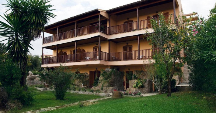 corfu-club-aparthotel-b4bac13e7ea238f7.jpeg