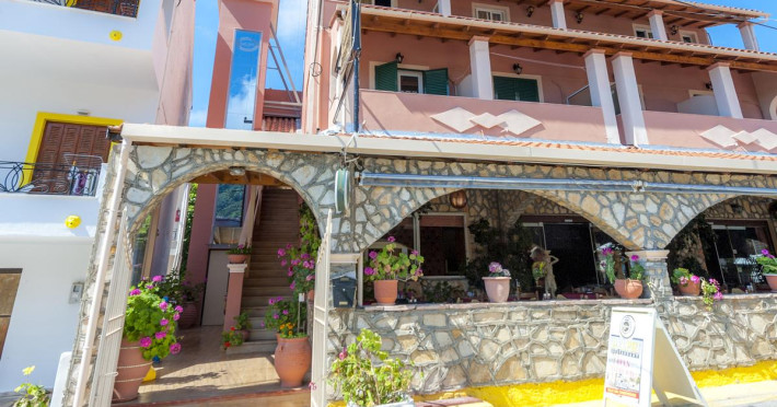 corfu-delphi-apartments-studios-16487361a3d4d5c6.jpeg