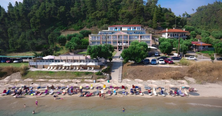 crown-hotel-nea-skioni-bffe2ef9299024c0.jpeg