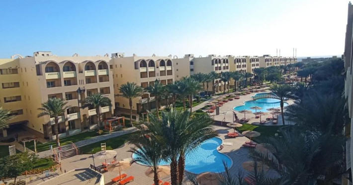 crystal-admiral-resort-suites-spa-c2df903fec269134.jpeg