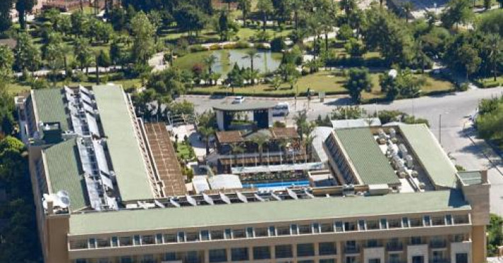 crystal-de-luxe-resort-spa-76d8618f069d51fd.jpeg