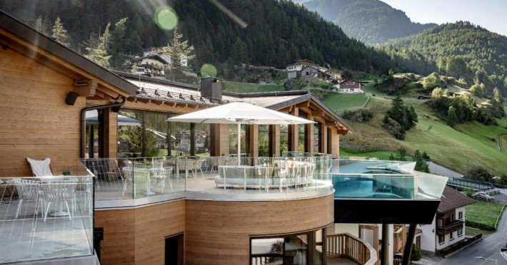 das-central-alpine-luxury-life-869ab75b6b1688fe.jpeg