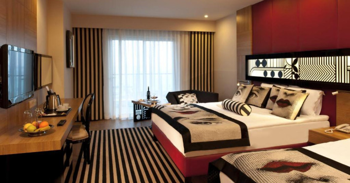 delphin-imperial-hotel-d90b93ad29ddbdc9.jpeg