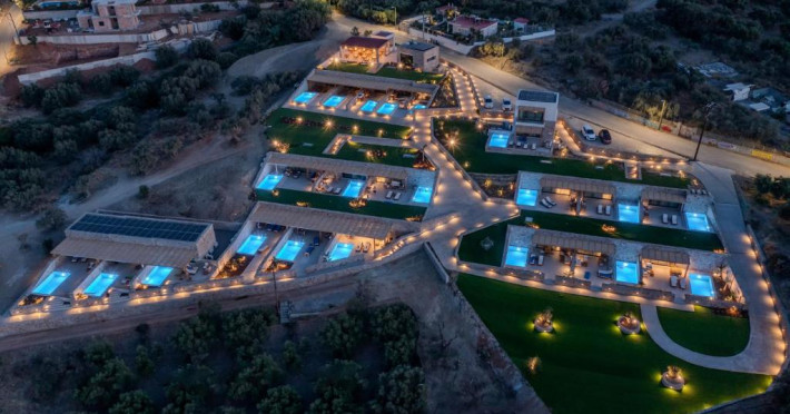 deos-luxury-suites-adults-only-68e2d7e12b95dafd.jpeg