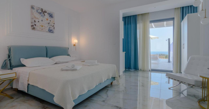 dionysos-suites-10dd574f2dc009ae.jpeg