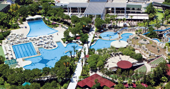 dobedan-world-palace-hotel-ex-alva-donna-world-palace-0ebd1a9ca43d702d.jpeg