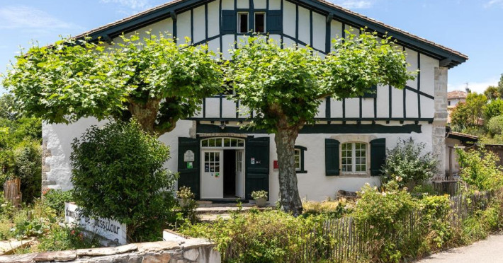 domaine-de-bassilour-3d67696e7a72a550.jpeg