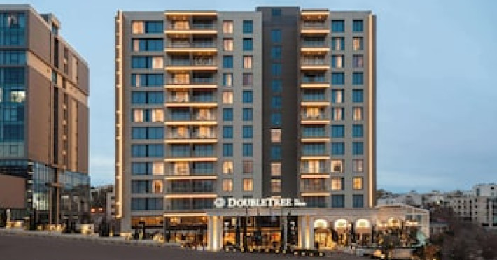 doubletree-by-hilton-amman-hotel-residences-55f43d1d2f490a36.jpeg