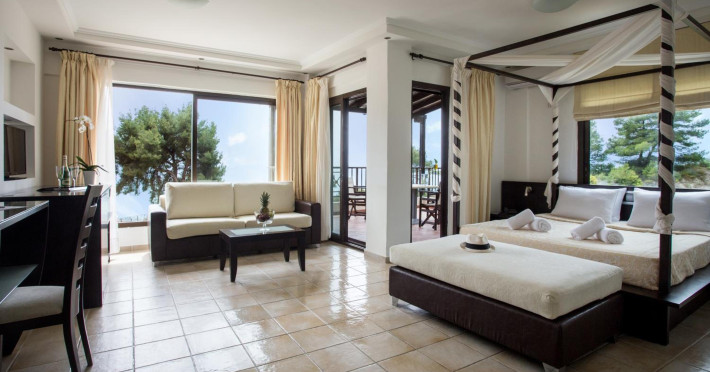 elani-bay-resort-99c69482c004d47b.jpeg