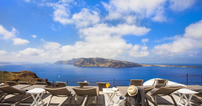 esperas-santorini-d21d116ef6f74f34.jpeg
