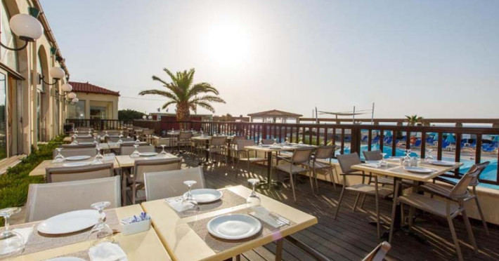 europa-beach-hotel-db1644fd3f8a7b06.jpeg