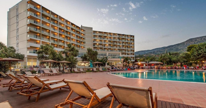evia-riviera-resort-d5487b004f0ca353.jpeg