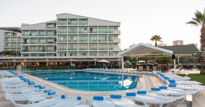 falcon-hotel-3d2d491f541ba102.jpeg