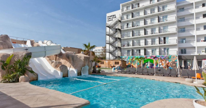 fergus-club-pineda-splash-b3d641ed30e037fa.jpeg