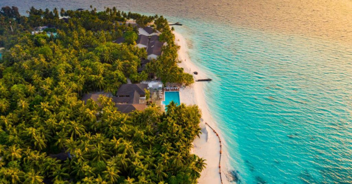 fiyavalhu-resort-maldives-027e5dea060475a7.jpeg