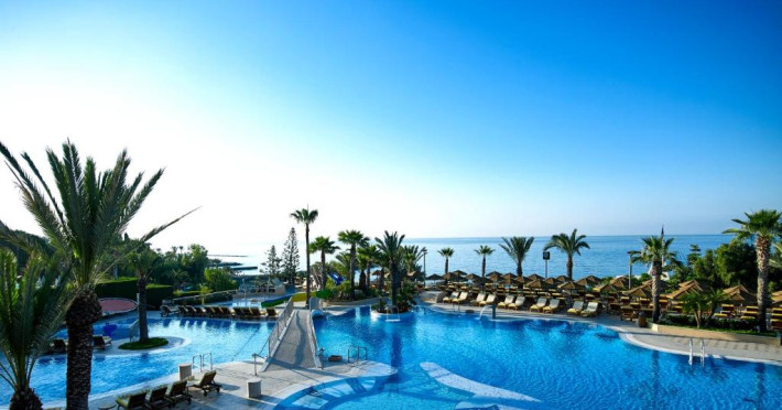 four-seasons-hotel-7188c531a3312271.jpeg