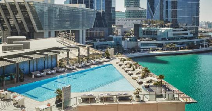 four-seasons-hotel-abu-dhabi-at-al-maryah-island-bdc54b45ab9f7b5b.jpeg