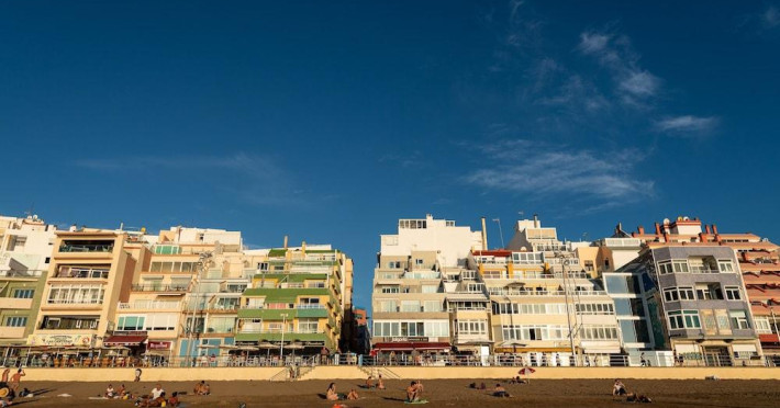 front-line-suite-beach-by-living-las-canteras-5020c8a84137e822.jpeg