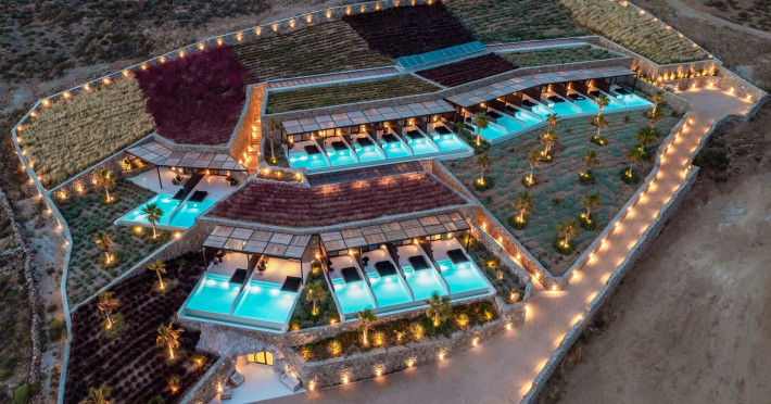ftelia-black-villas-e7bf9461e6bc82ab.jpeg