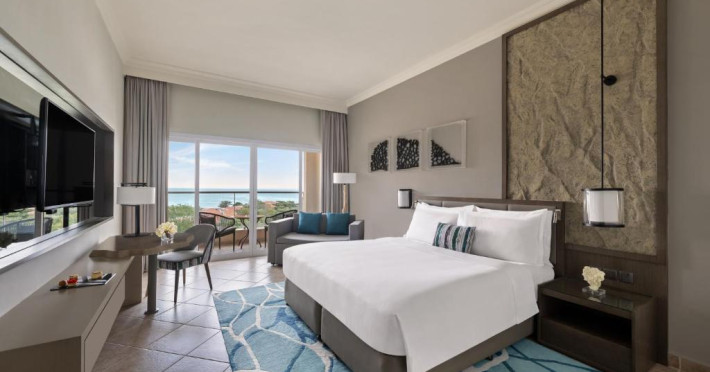 fujairah-rotana-resort-and-spa-240ef8c40919ded3.jpeg