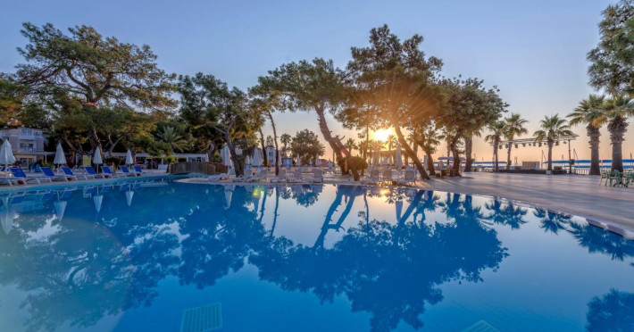 funsun-comfort-beach-resort-384cd241ebd4d1a6.jpeg