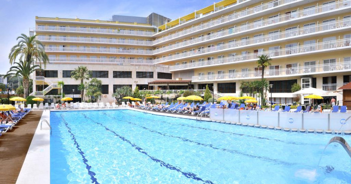 ght-oasis-park-spa-b8d9b2f7b709c923.jpeg