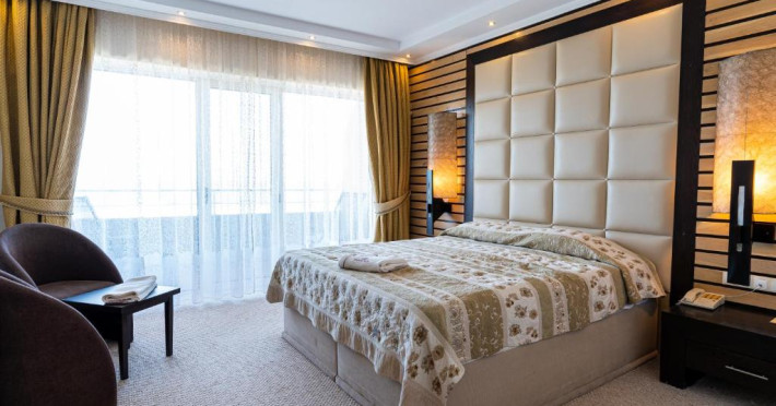 grand-hotel-pomorie-e194245e2193bce9.jpeg