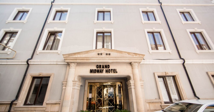 grand-midway-hotel-c5b7aaf31020f92b.jpeg