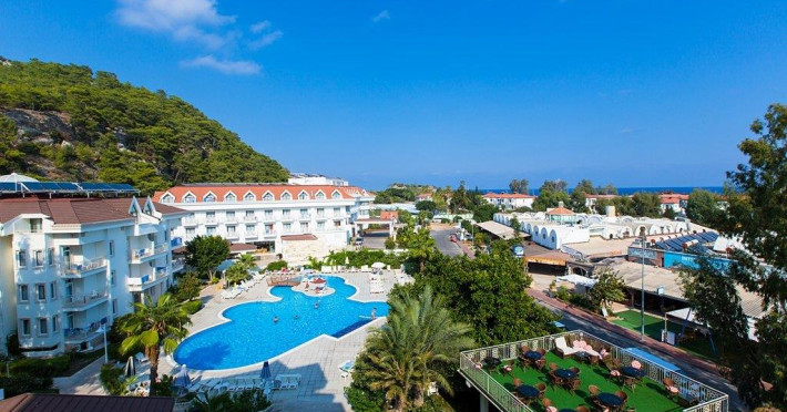 grand-miramor-hotel-8b121f6aa252339a.jpeg