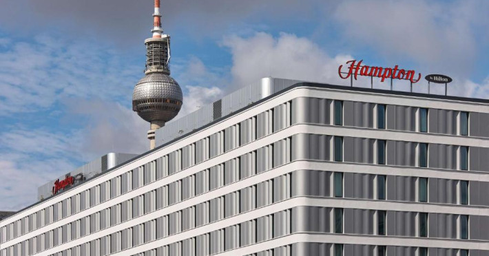 hampton-by-hilton-berlin-city-centre-alexanderplatz-c654e4e08bb564fe.jpeg