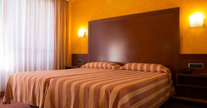 holiday-inn-express-jumeirah-7bbf579f73d6e9fc.jpeg