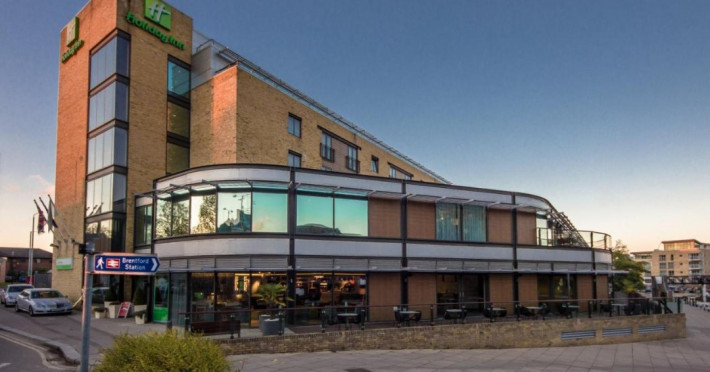 holiday-inn-london-brentford-lock-61bbe40d2df2fd75.jpeg