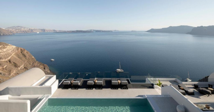 hom-santorini-3cbd96e1620b2231.jpeg