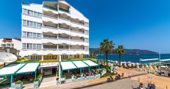 honeymoon-hotel-cae329b90ceecd9c.jpeg