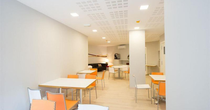 hostal-aslyp-114-barcelona-766fada7fadc9c97.jpeg