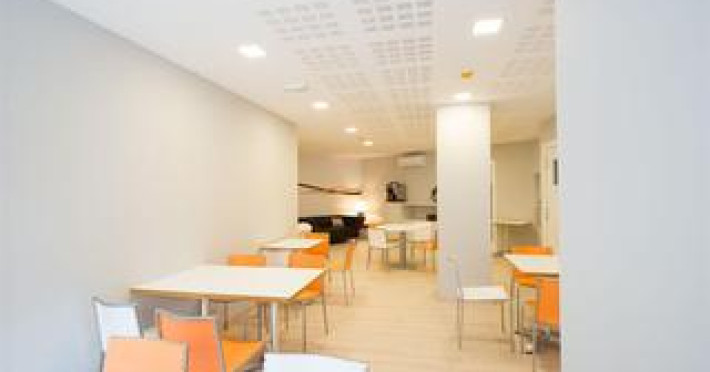 hostal-aslyp-114-barcelona-8dab8e165925215a.jpeg