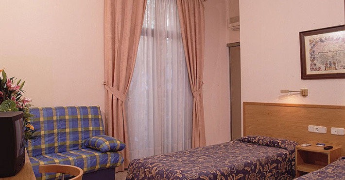 hostal-centric-e53cf804ee8efa98.jpeg