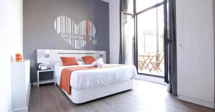 hostal-live-barcelona-7a0bbf5620caa356.jpeg